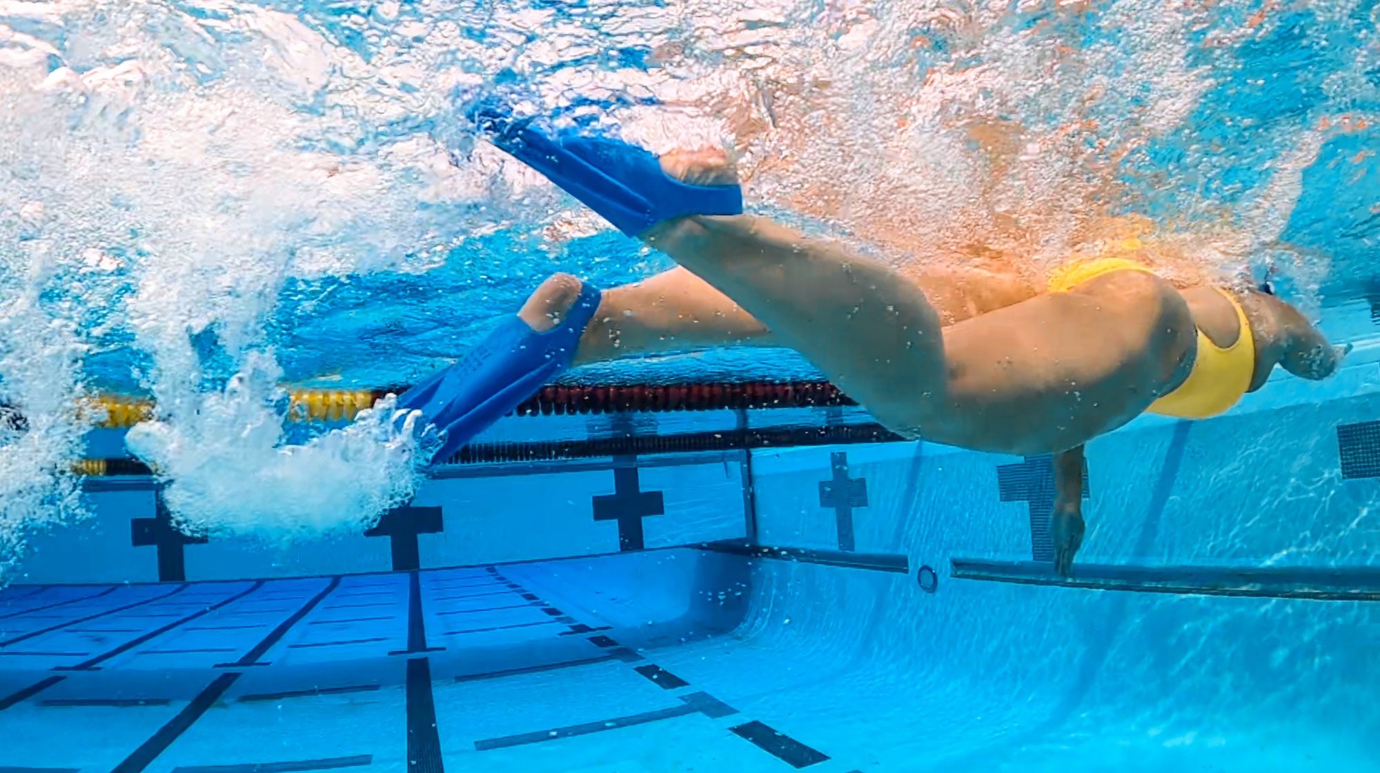 8 Benefits of Swimming With Fins